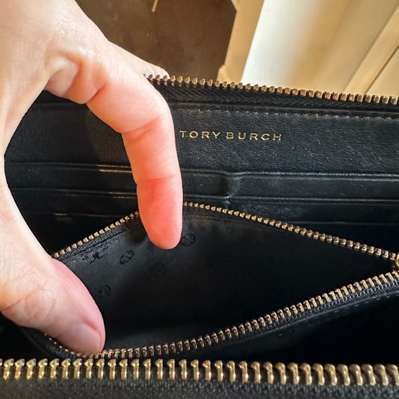 Tory Burch Tortoise Shell Robinson Zip Wallet - Picture 3 of 5